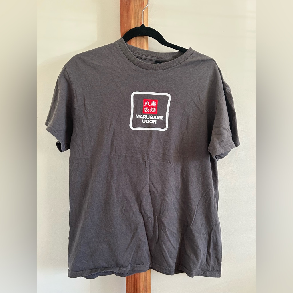Gildan Marigame Udon Irvine Charcoal Tee With Red And White Graphic T-Shirt